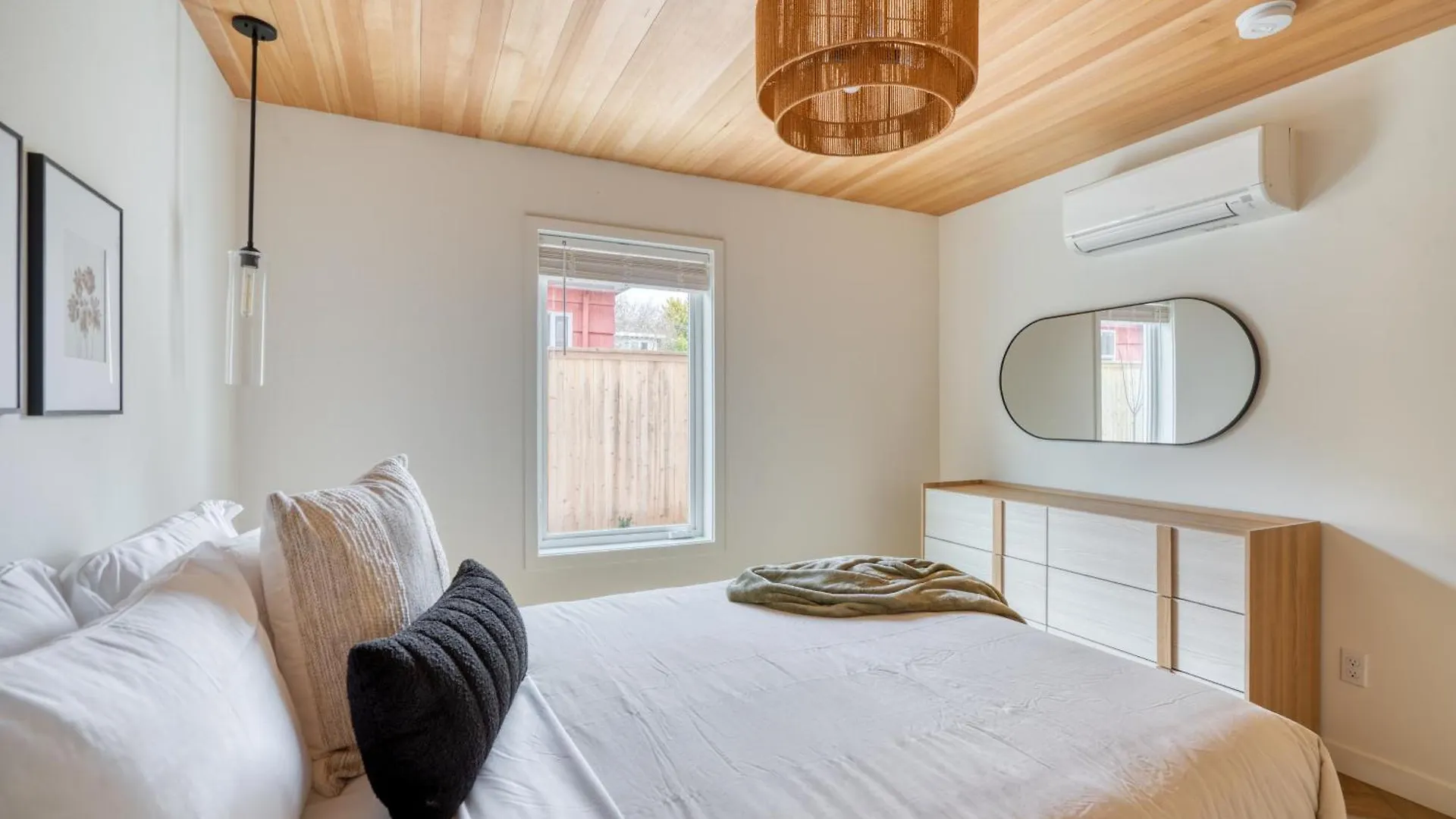 Alberta Arts District Hideaway- Stylish Townhome Portland