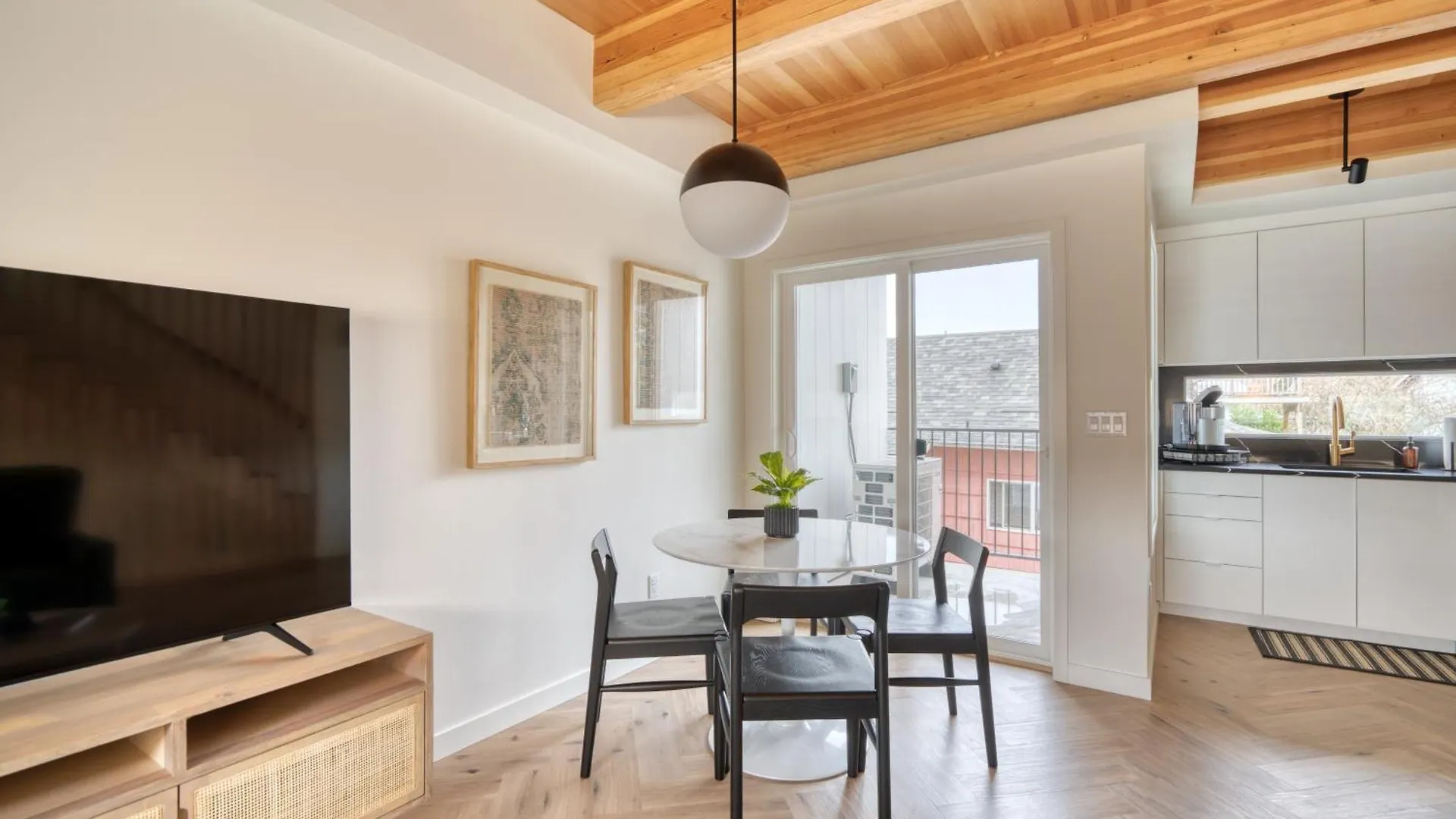 Alberta Arts District Hideaway- Stylish Townhome Portland