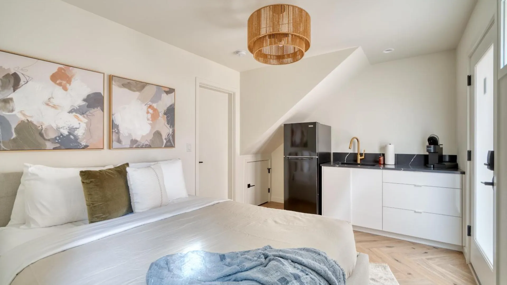Alberta Arts District Hideaway- Stylish Townhome Portland