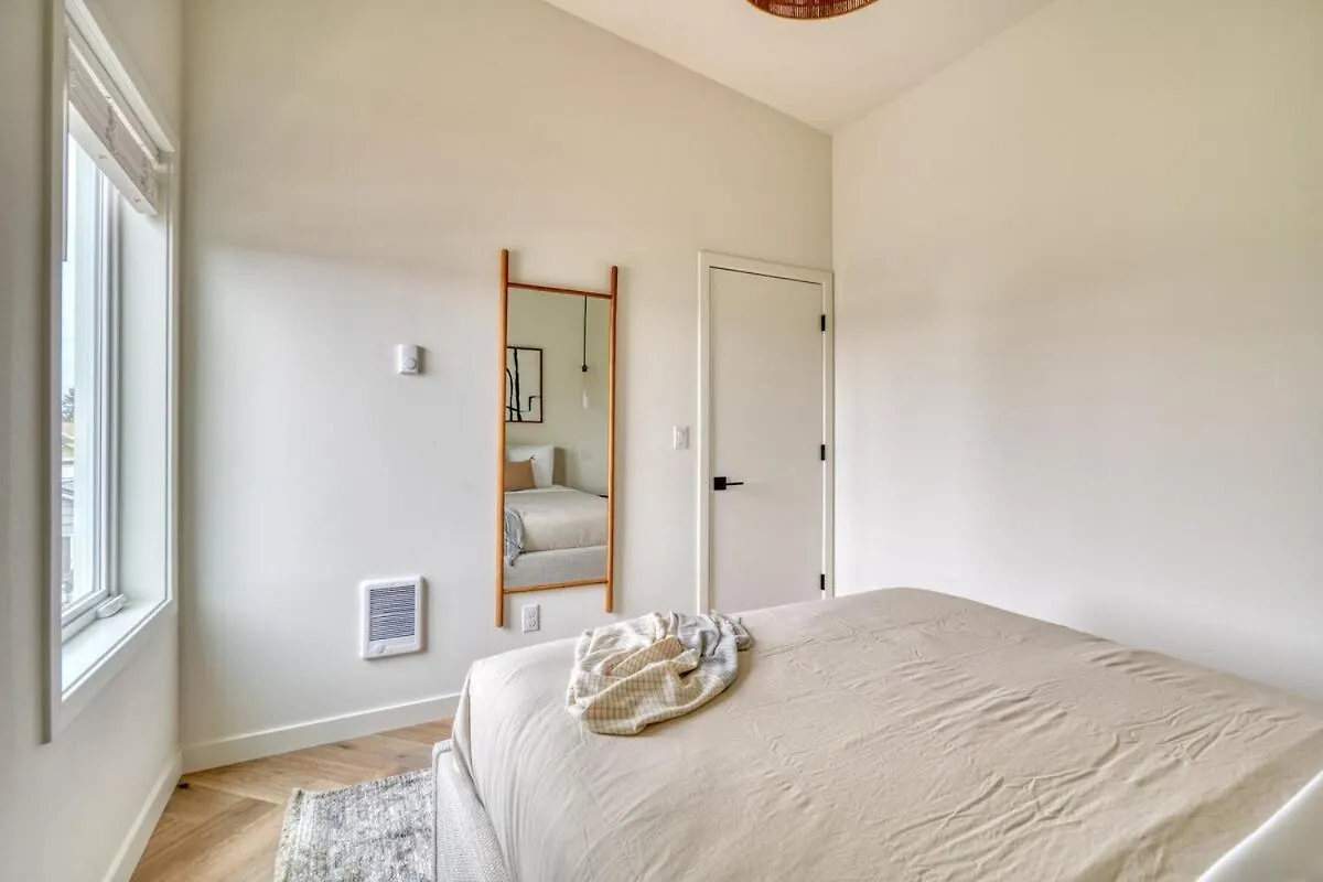 Alberta Arts District Hideaway- Stylish Townhome Portland 0*,  United States
