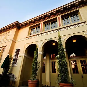 米柯纳密思肯尼迪学院酒店 酒店